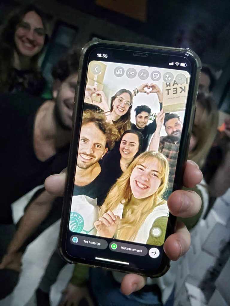 Equipo Snacky en nota de prensa